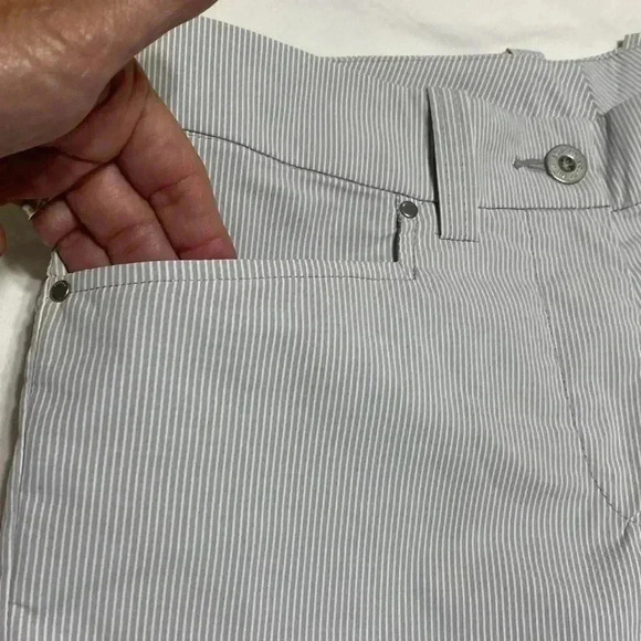 Abacus Count On It Gray & White Stripe Quick Dry Woman’s Capri Golf Pants Size 6 - Picture 4 of 14